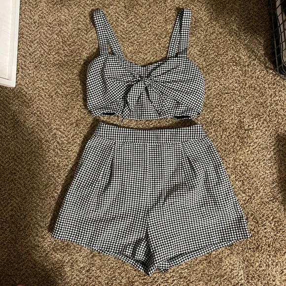 Two-piece set - Picture 1 of 2